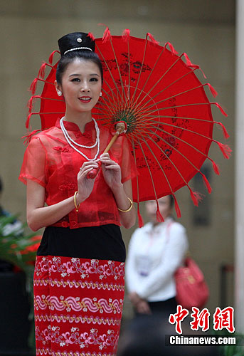 模特走秀中国—东盟服饰展