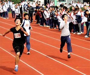 高亭初级中学第27届田径运动会拉开序幕